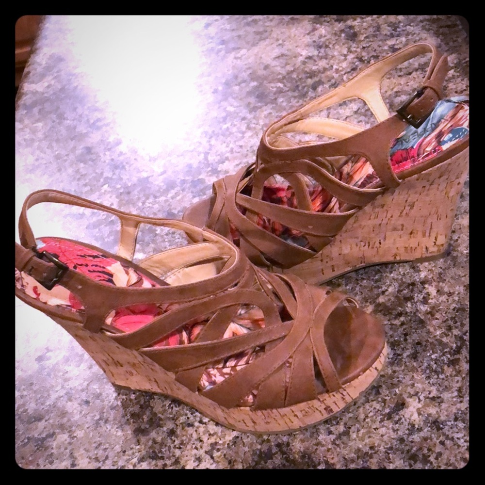 I’m selling some brown wedges that are a size 8